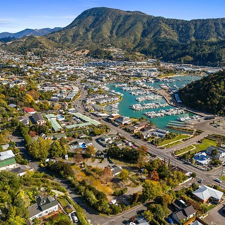 Tasman Holiday Parks Picton Exterior foto Aerial view of Akaroa