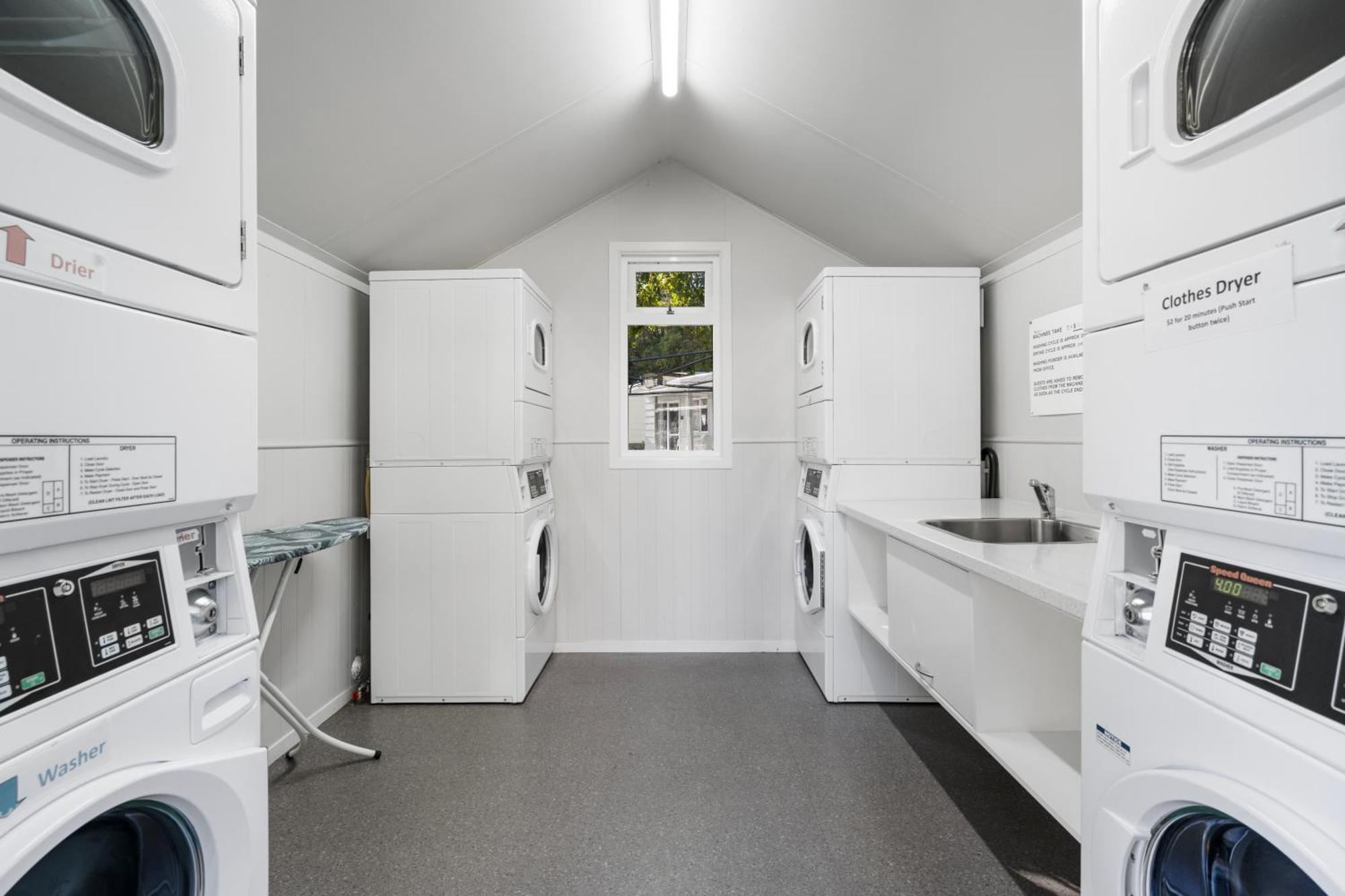 Tasman Holiday Parks Picton Exterior foto Laundry facilities at the University of Cambridge
