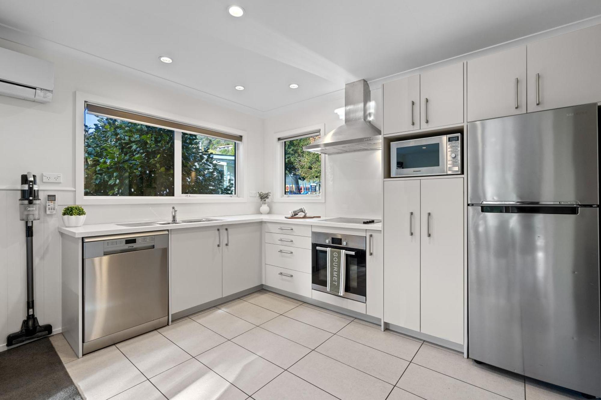 Tasman Holiday Parks Picton Exterior foto A modern Australian kitchen