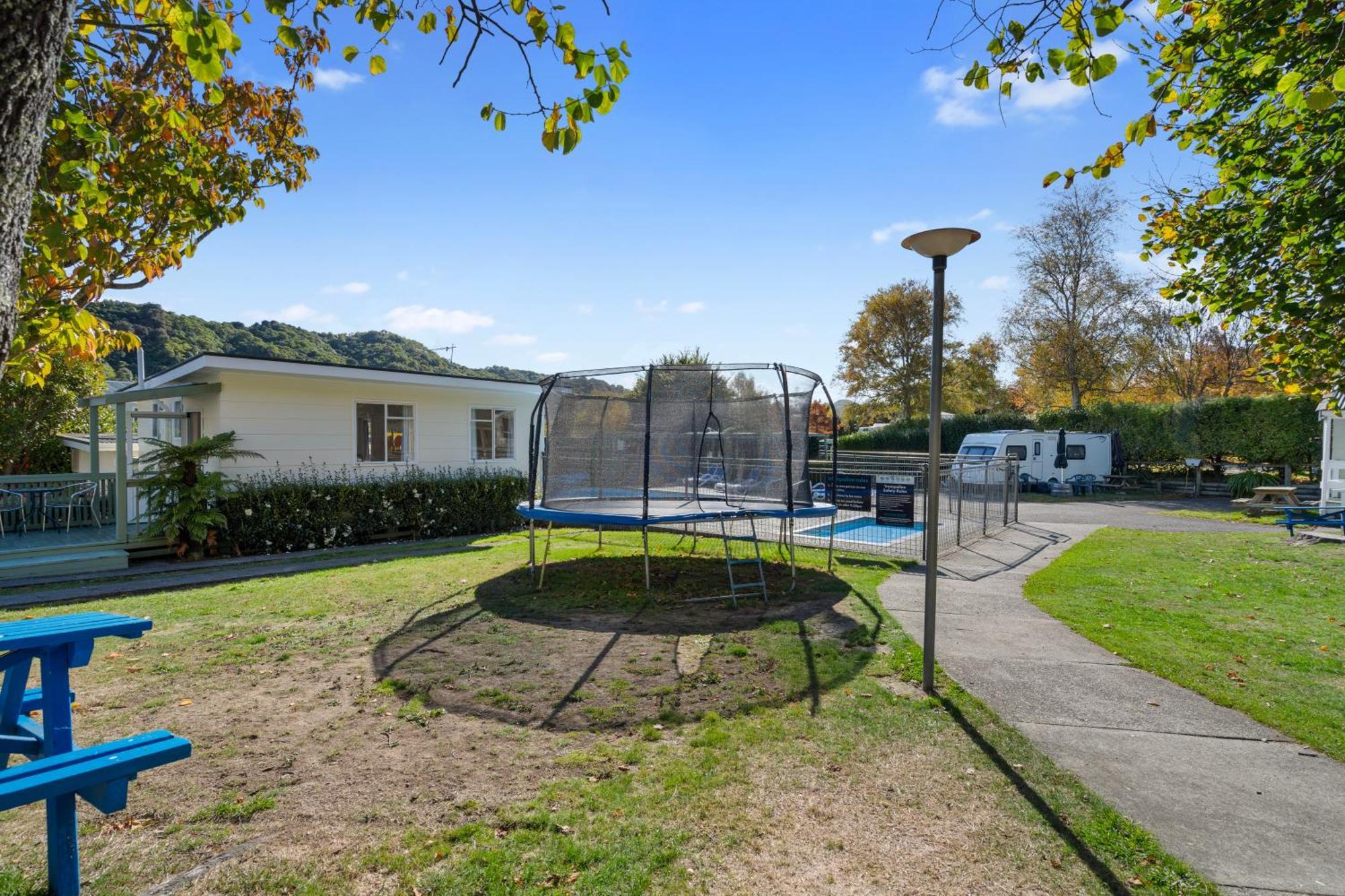 Tasman Holiday Parks Picton Exterior foto Playground at the park