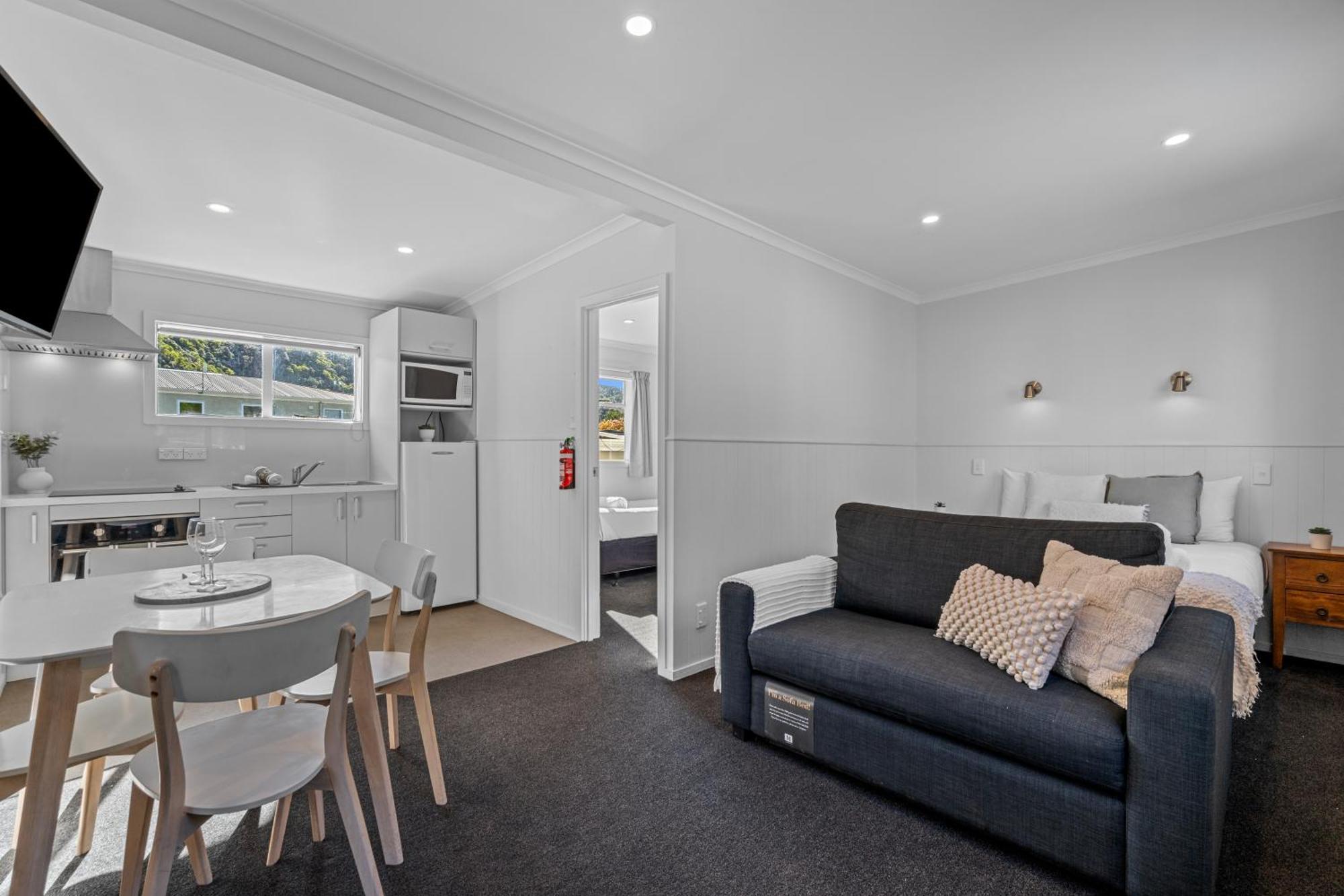 Tasman Holiday Parks Picton Exterior foto A typical studio apartment