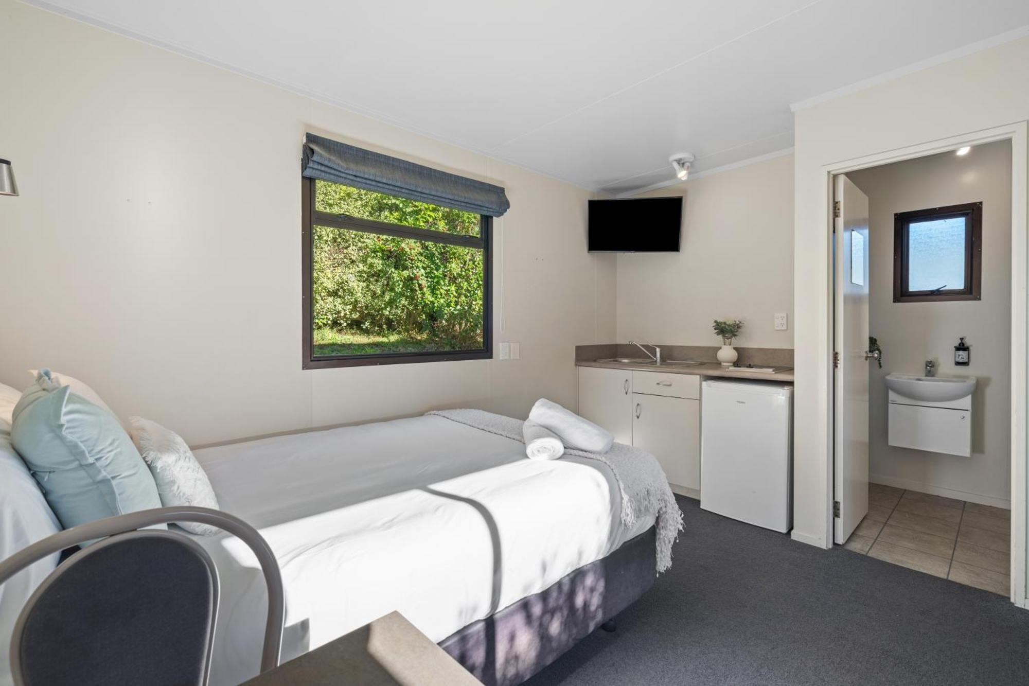 Tasman Holiday Parks Picton Exterior foto A studio apartment
