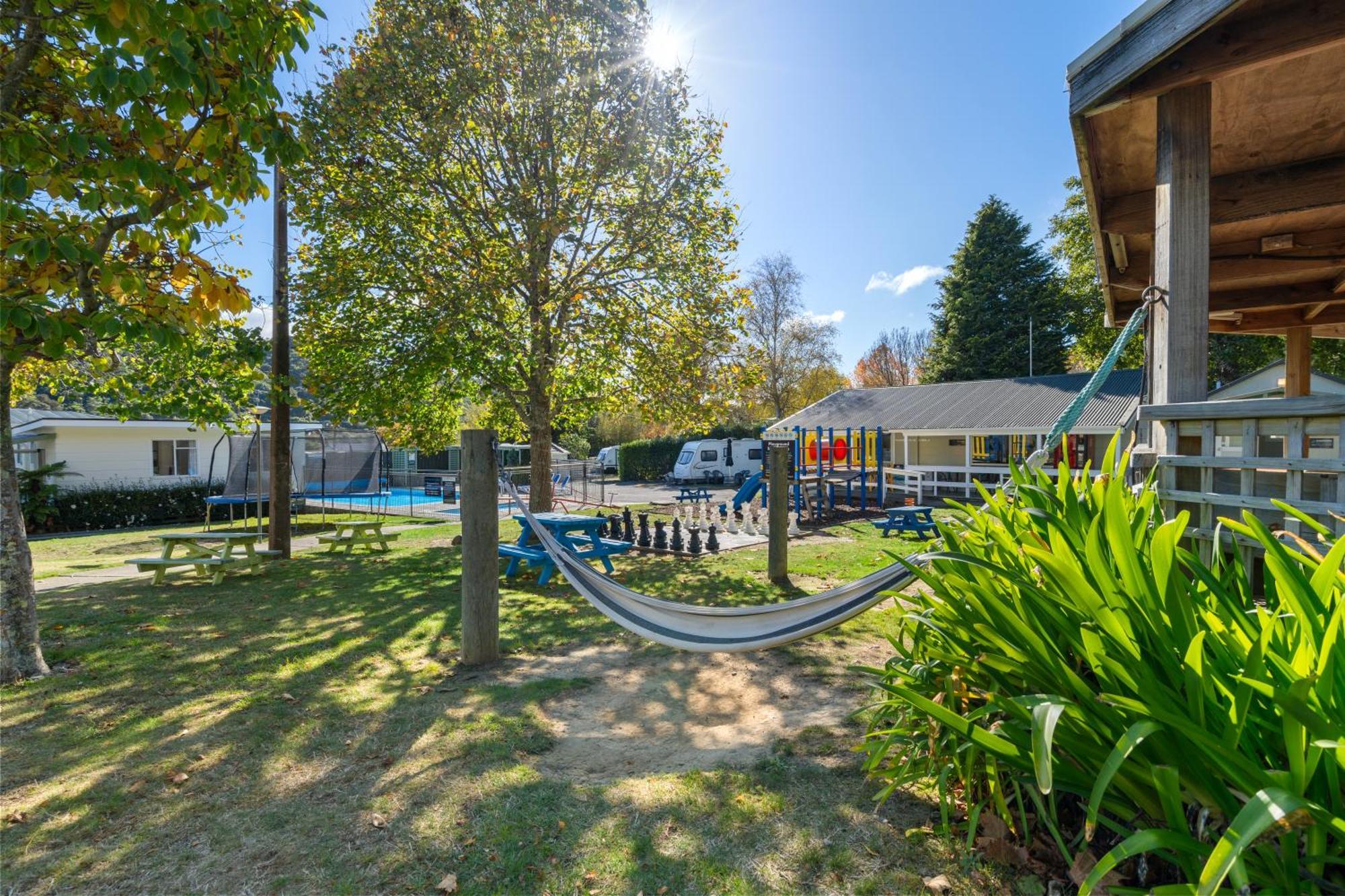 Tasman Holiday Parks Picton Exterior foto Camping in France