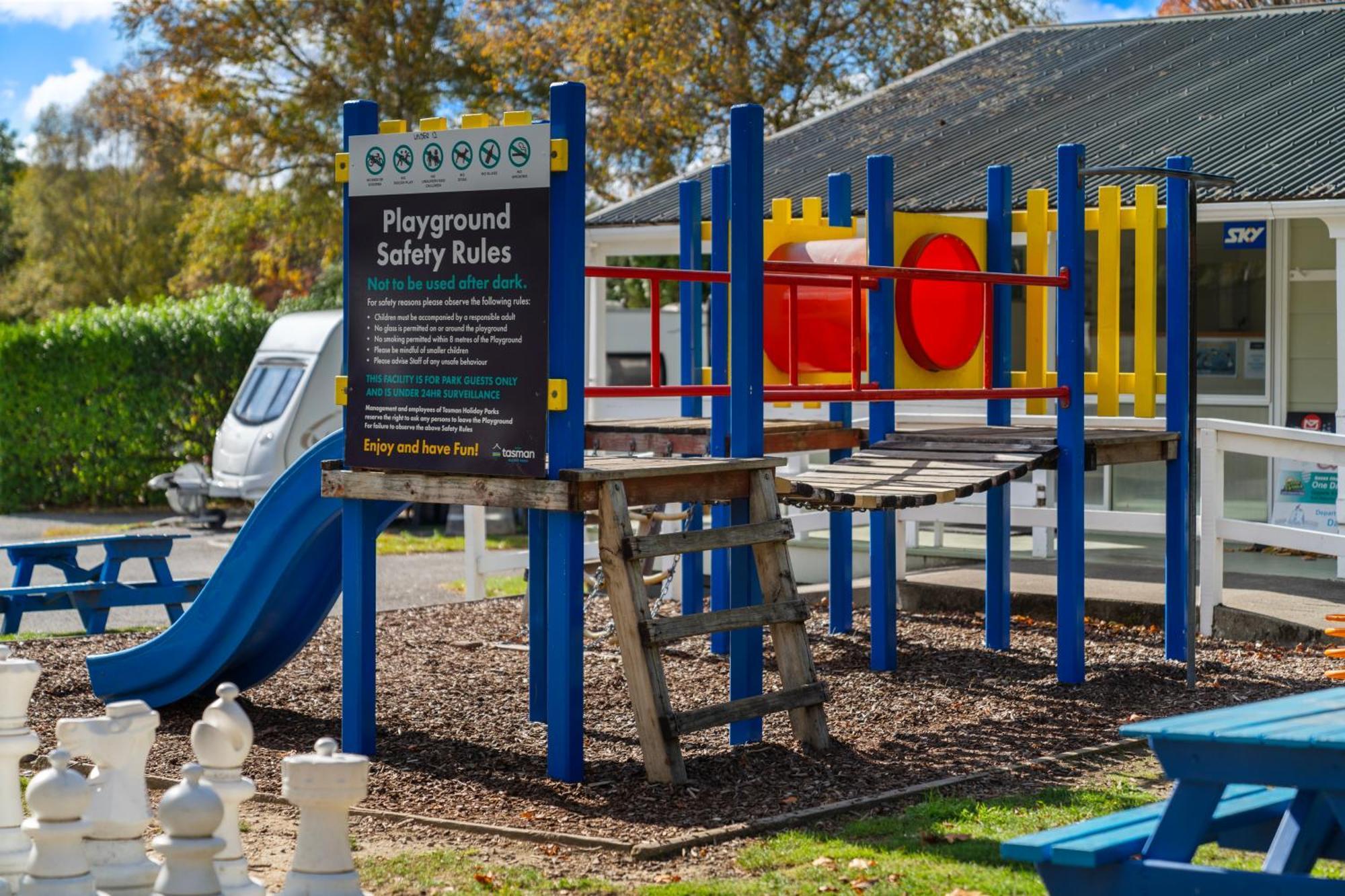 Tasman Holiday Parks Picton Exterior foto Playground at the visitor centre